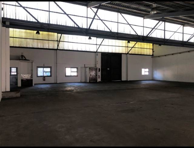1,608M² WAREHOUSE TO LET IN AIRPORT INDUSTRIA